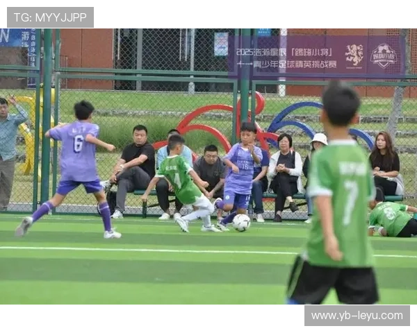 _夜空足球赛：星光下的激情时刻_，星空说足球